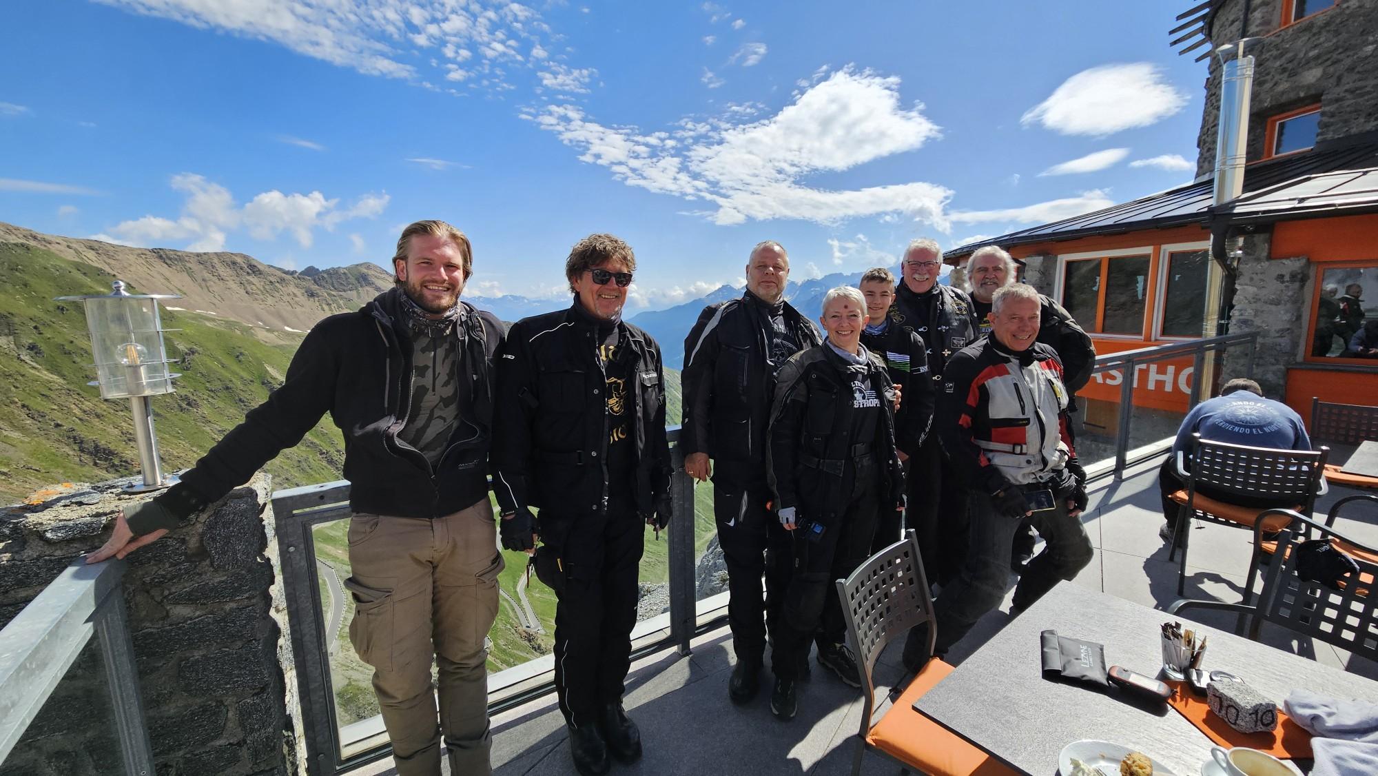 NRW on Tour an der Tibethütte auf dem Stilfser Joch angekommen