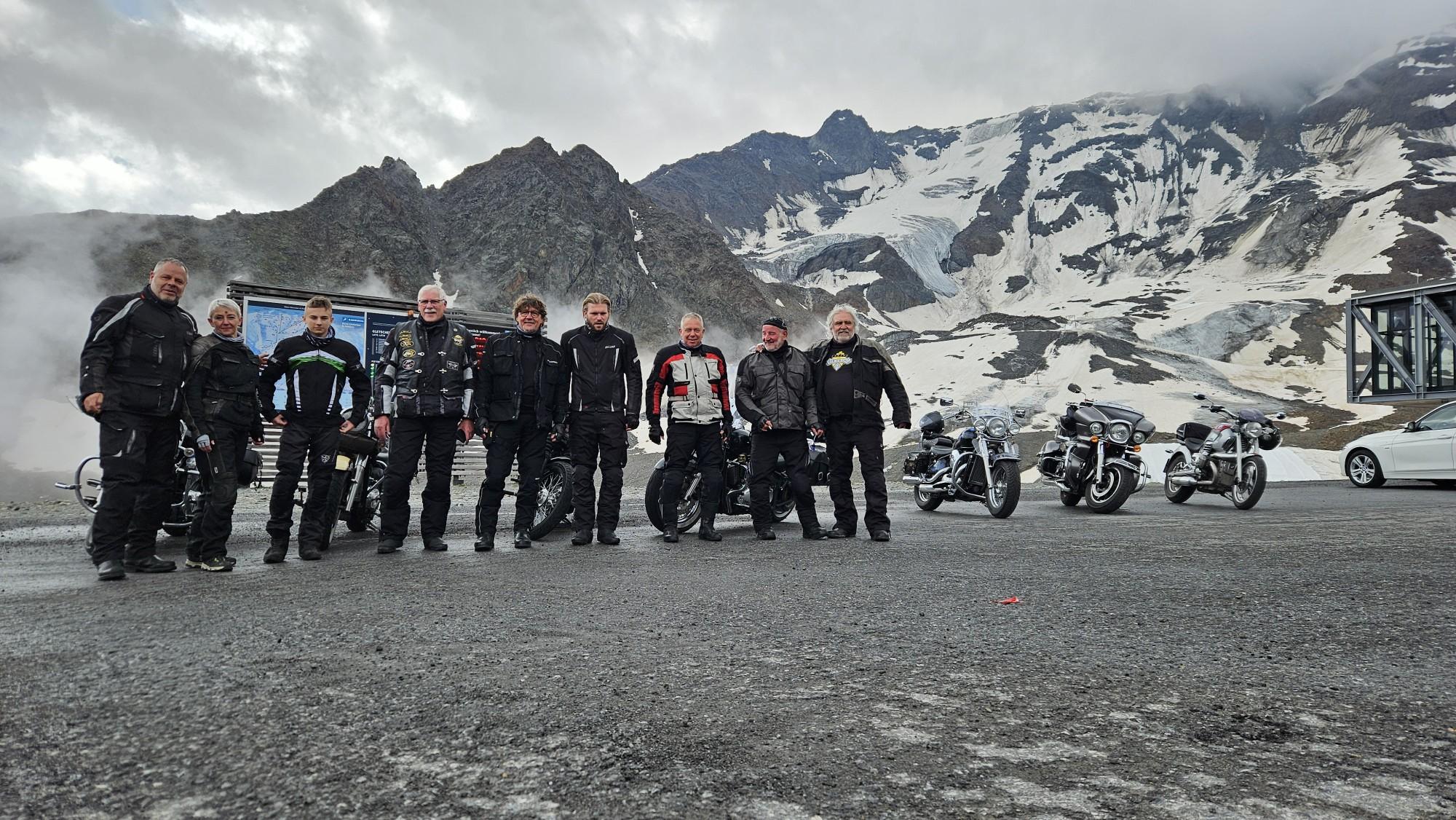 NRW on Tour auf de m Kaunertaler Gletscher auf 2750 Meter angekommen